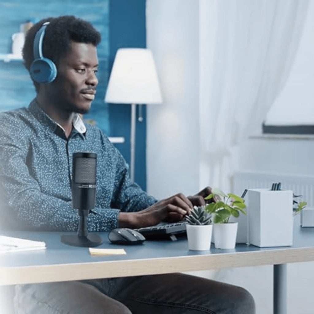 Emerson USB Gaming & Streaming Microphone with RGB Lighting with Tap-To-Mute